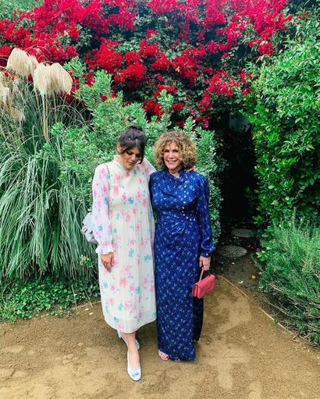 Molly Tarlov Has a Sister.